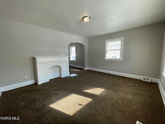 3rd image of 1936 Mansfield Rd