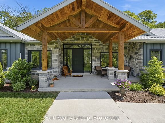 3rd image of 16 Newpierce Dr