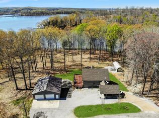 255 Cedar Point Rd, Bumpus Mills, TN 37028