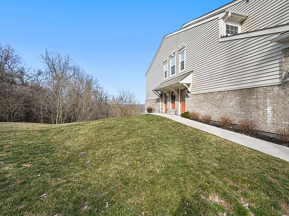 4th image of 613 River Rdg