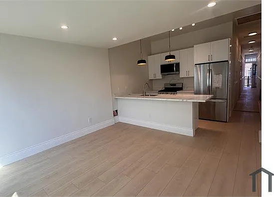 677 Spruce St #A — Photo 1