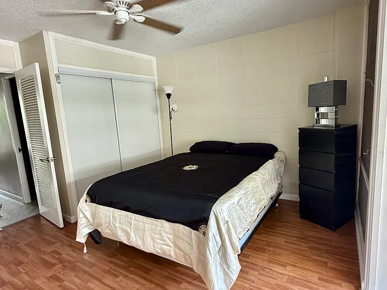 425 Ena Rd #204C — Photo 3