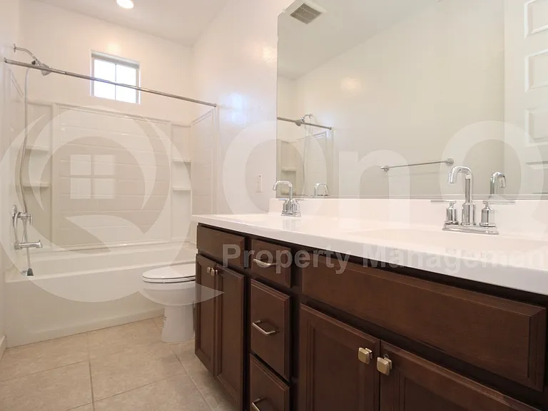 1158 E Sabino Dr — Photo 19