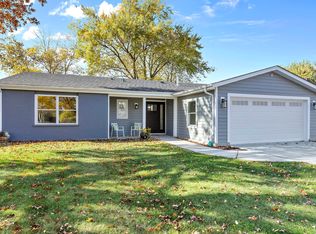 1044 Greenridge Rd, Buffalo Grove, IL 60089