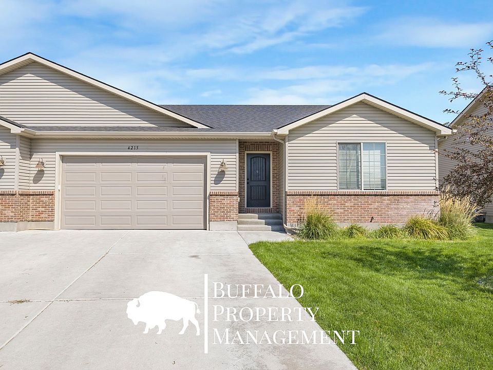 1st image of 4215 E Roy Cir