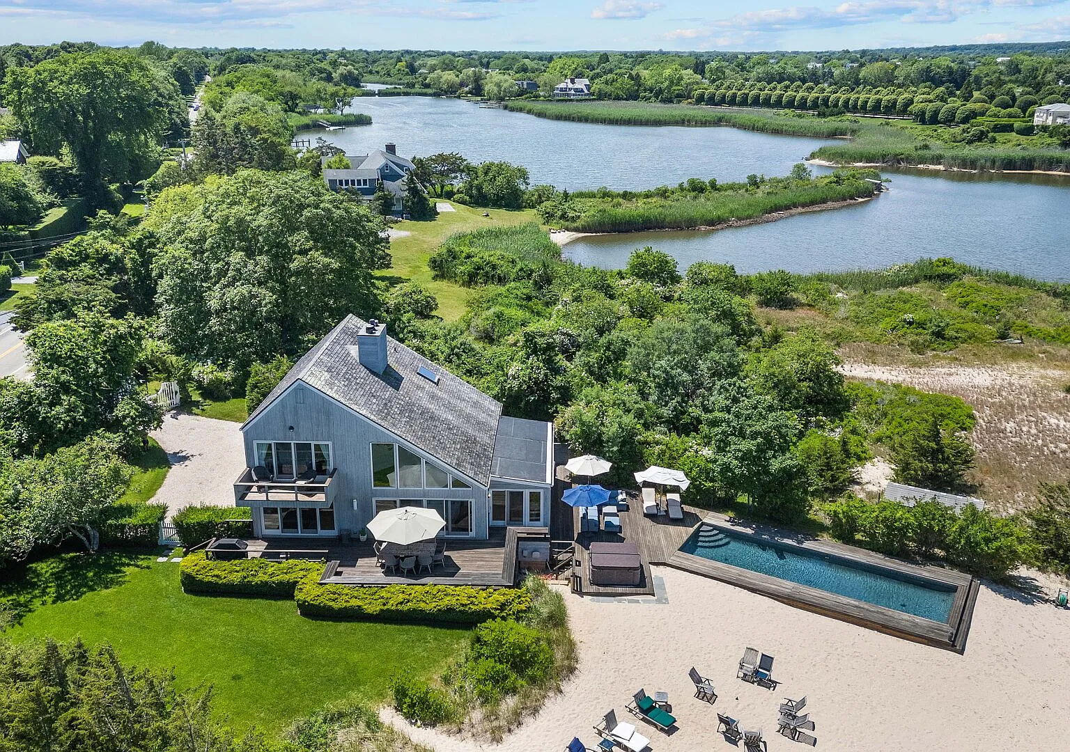 Beachfront Water Mill Home with Private Pool, Hot Tub, Sauna — Photo 3