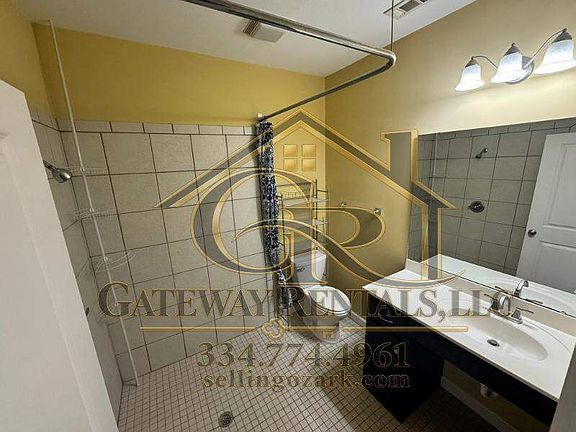 5th image of 199 Saint James Pl