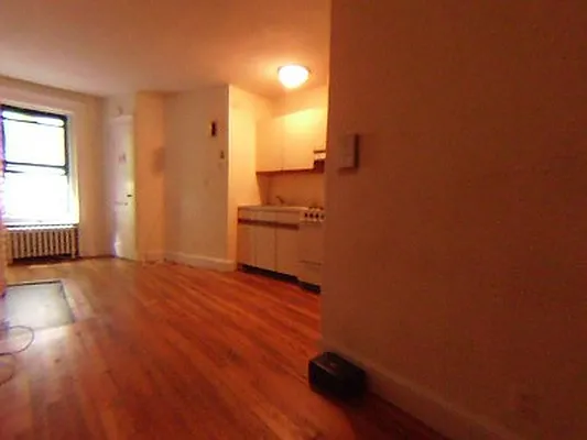 Rented by City Connections Realty | media 27