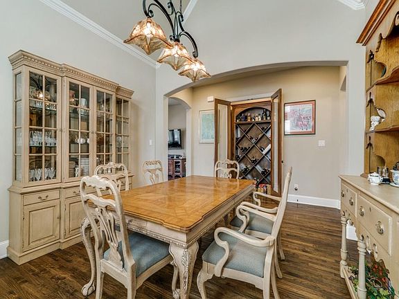 5th image of 3308 Balmerino Ln