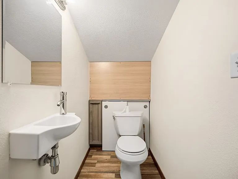 5703 N Regal St — Photo 14