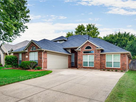 3rd image of 1608 Flatwood Dr