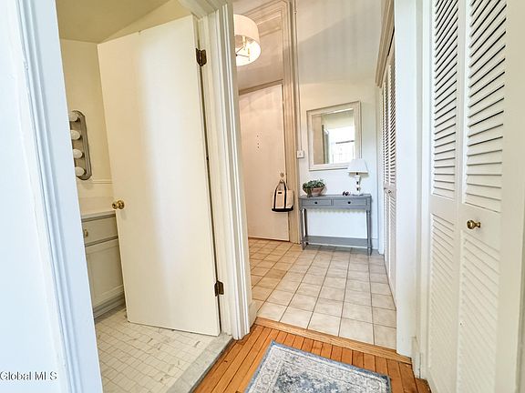 4th image of 409 Madison Avenue #102