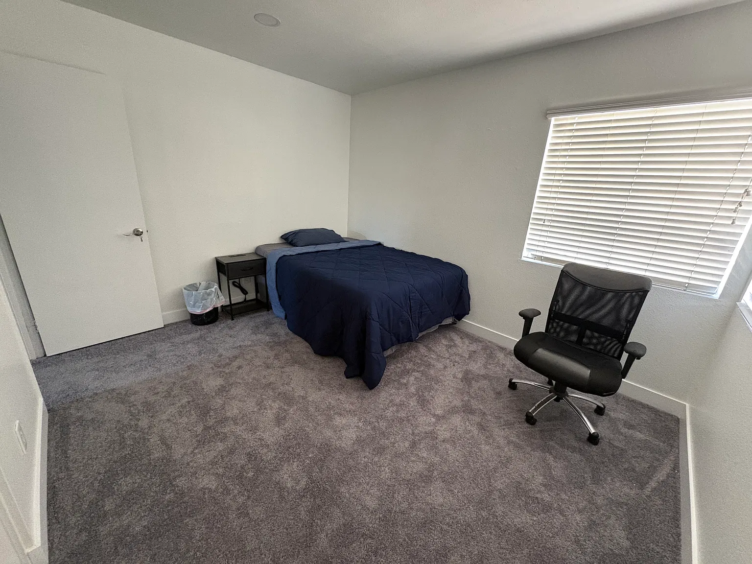 3 bed, 2.5 bath, 1585 sqft, $1,200 — Photo 2