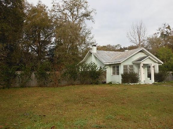 3rd image of 172 N Volusia Ave