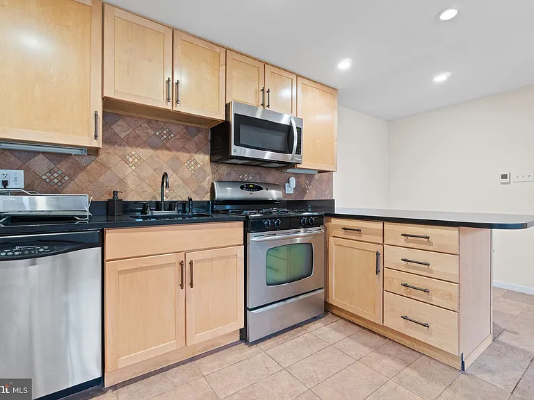 441 21st St NE #B — Photo 14