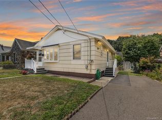 375 Chamberlain Ave, Bridgeport, CT 06606