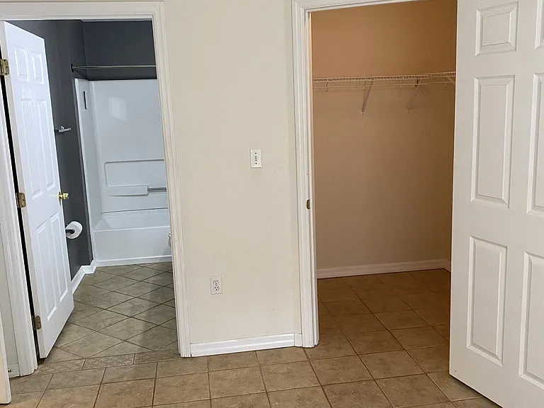 141 Reserve Cir — Photo 8