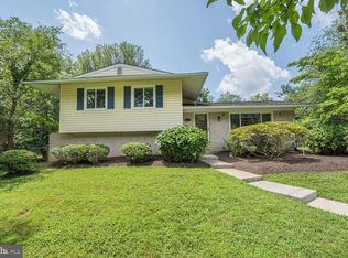 11039 Del Rio Dr, Fairfax, VA 22030