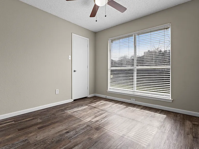 2847 Red Oak Dr — Photo 16