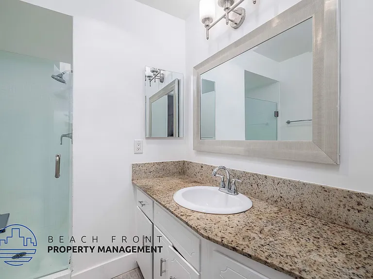 355 Coronado Ave. — Photo 19