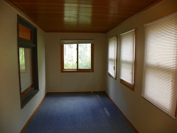 5th image of 915 Fuller Ave