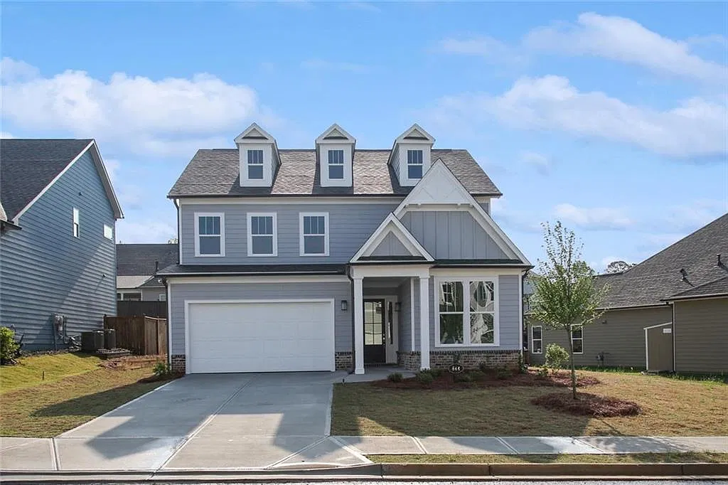 4 bed, 2.5 bath, 2730 sqft, $3,500 — Photo 1