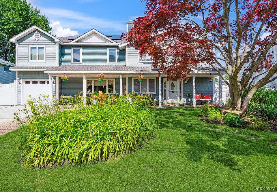 1st image of 17 Sterling Drive
