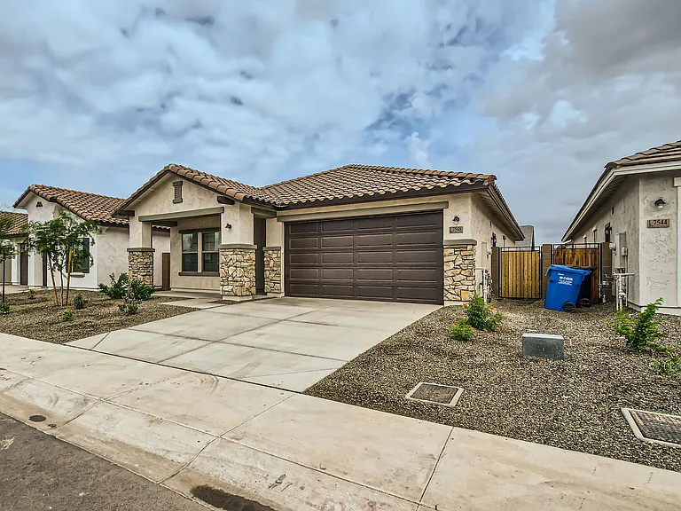 7548 W Park — Photo 3