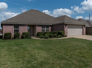 3002 SW Featherston Rd, Bentonville, AR 72712