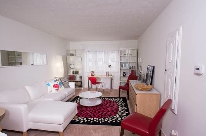 12' x 20' Living Room