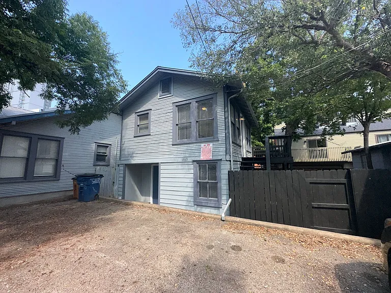 1803 Nueces St — Photo 3