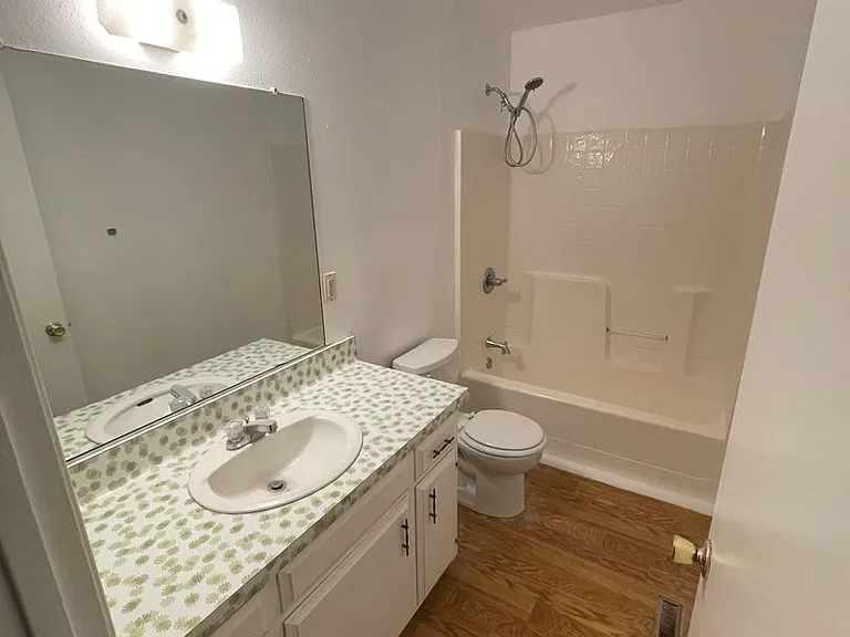 14107 Norwich Cir — Photo 12