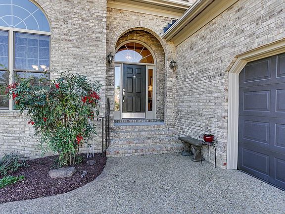 4th image of 20180 E Magnolia Ct