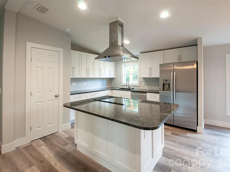 151 Scotsman Dr — Photo 4