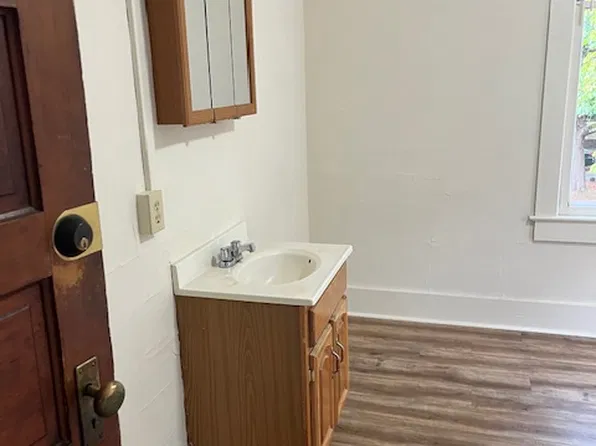 MBH Apartments LLC - MBH - 1, 5038 17th Ave NE, Seattle, WA 98105