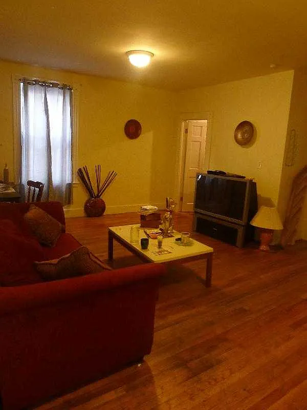 4 bed, $3,800 — Photo 3