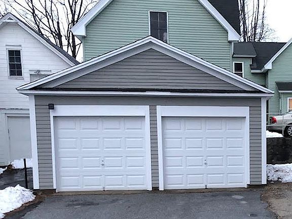 2nd image of 644 Hall St