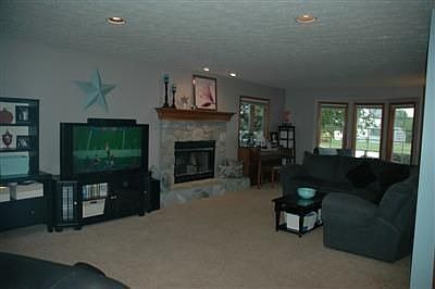 5th image of 420 Ravenglass Blvd