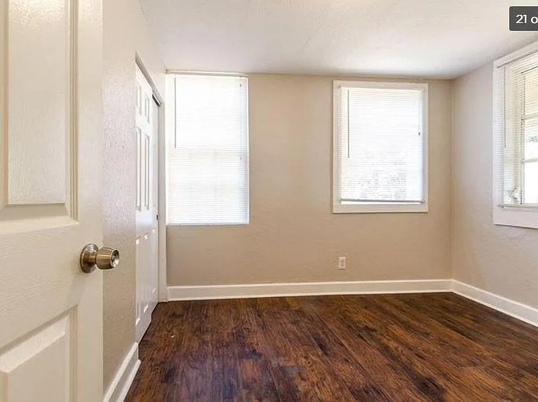 711 W Plymouth St — Photo 17