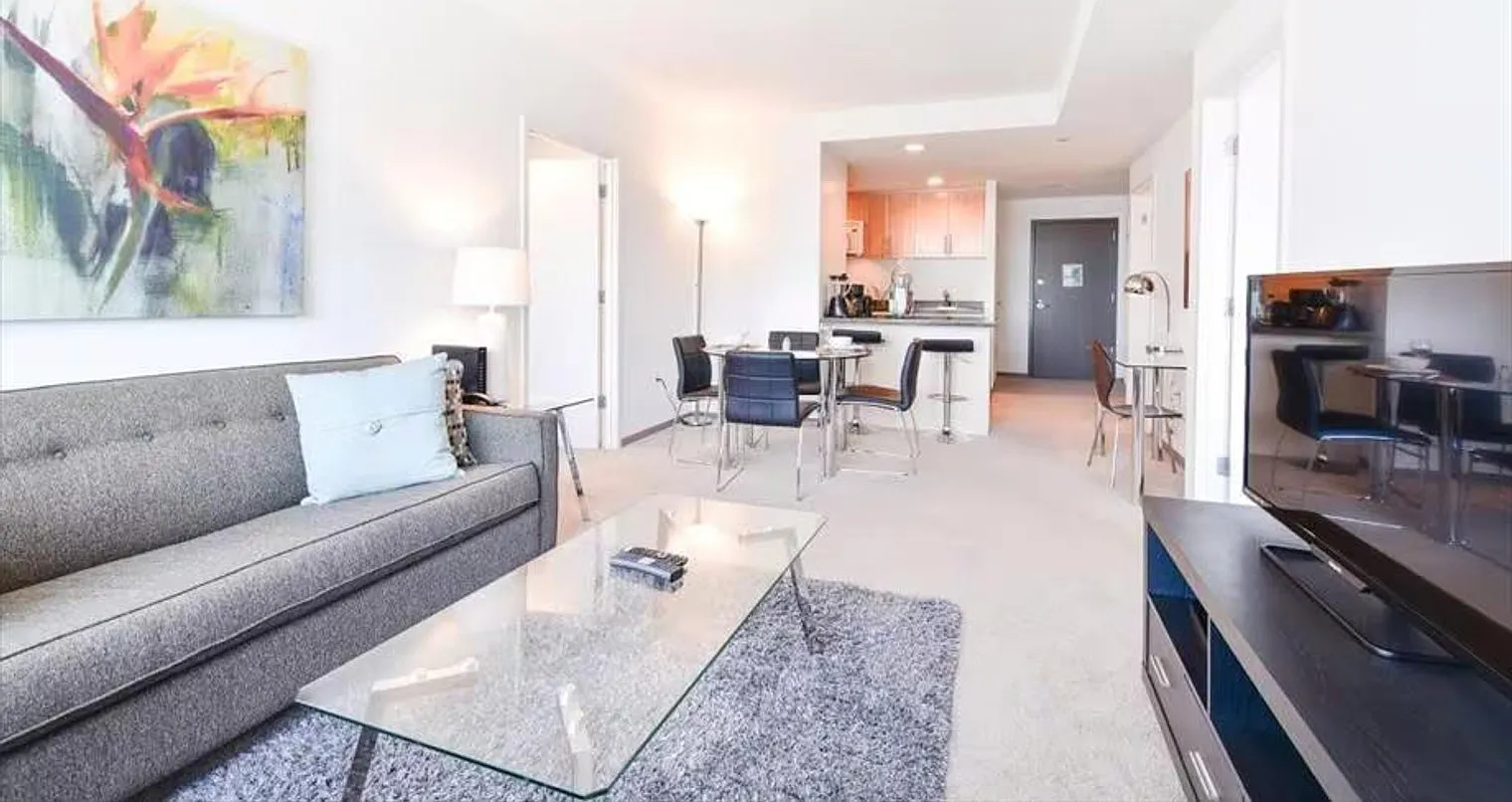 2 bed, 2.0 bath, 1054 sqft, $11,526 — Photo 2
