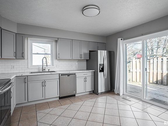 4th image of 4315 Apple Valley Dr