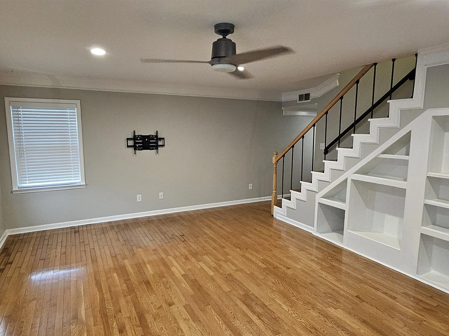 3 bed, 2.0 bath, 1764 sqft, $1,800 — Photo 3