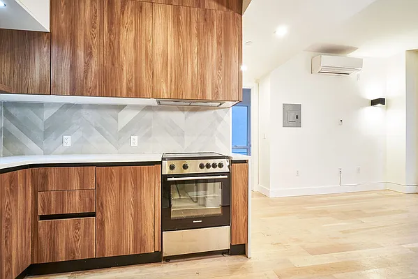 Rented by Lodger Corp | media 21