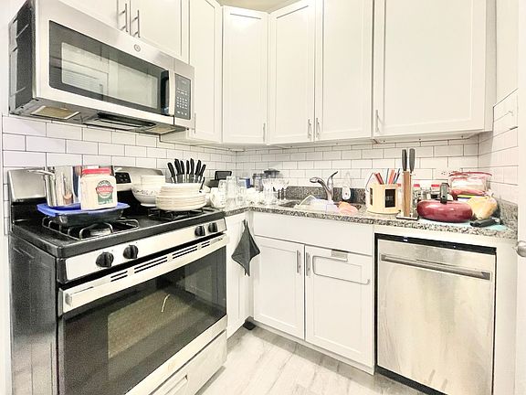 5th image of 7620 N Sheridan Rd #2