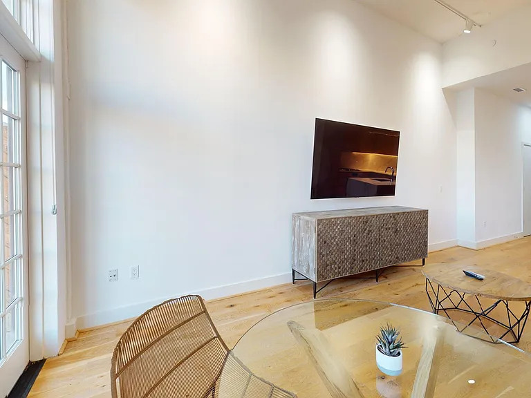 1324 E St SE #205 — Photo 11