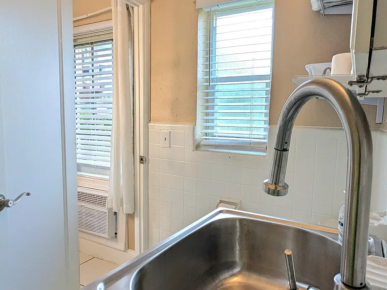 1736 Dewey St #A — Photo 26