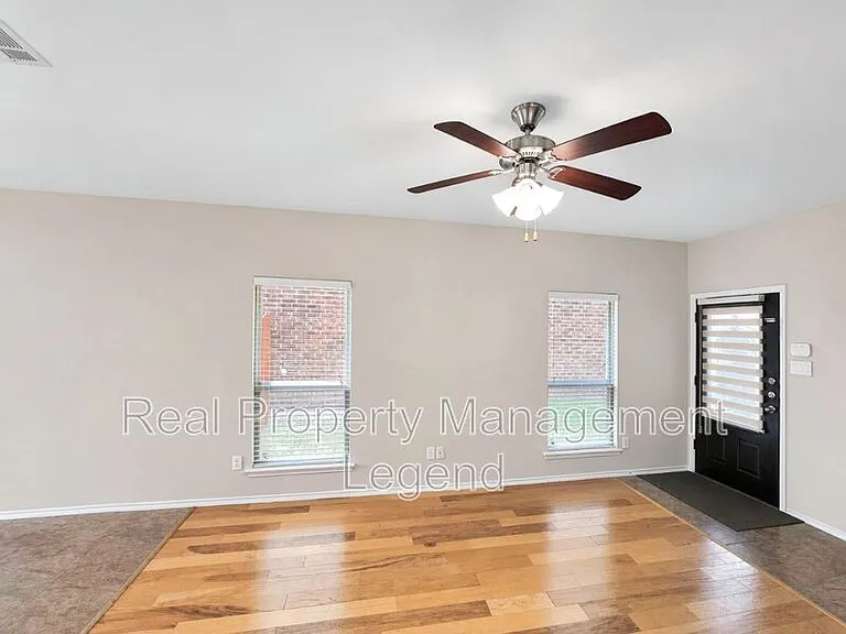 9929 Pronghorn Rd — Photo 17