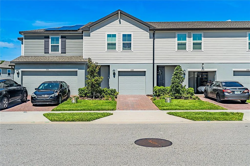 3 bed, 2.5 bath, 1485 sqft, $2,300 — Photo 1