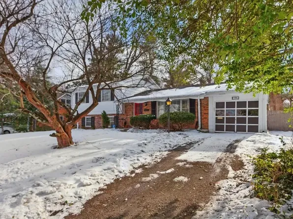 140 Vanderbilt Dr, Lexington, KY 40517
