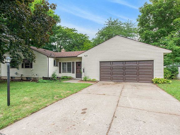 5th image of 627 Wolverine Dr NE